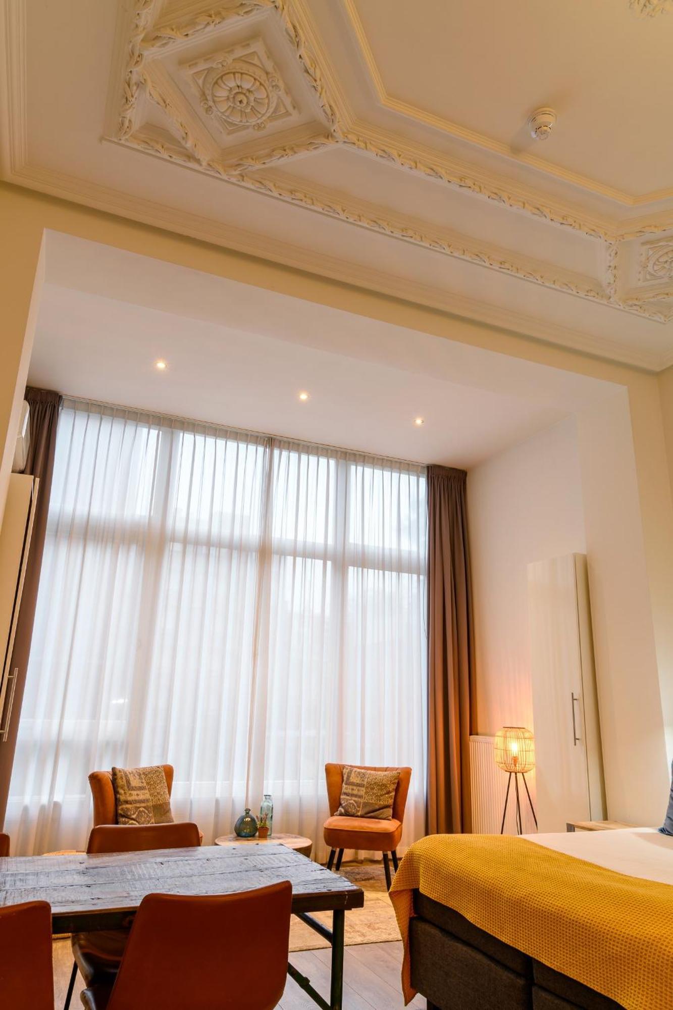 Hotel Oranjestaete Nijmegen Bagian luar foto