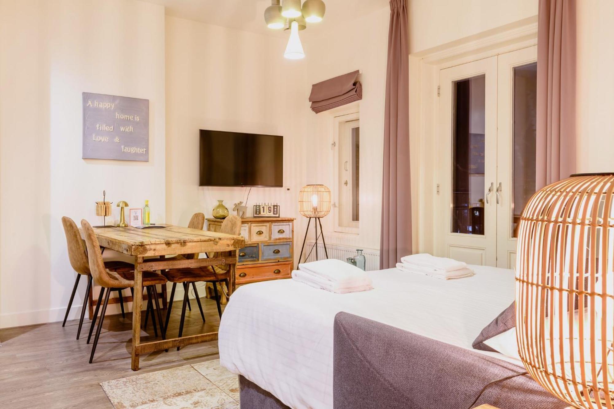 Hotel Oranjestaete Nijmegen Bagian luar foto